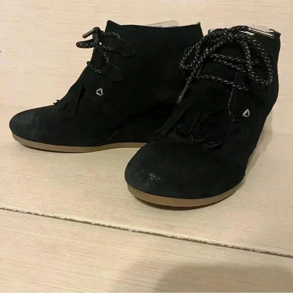 Black Suede Toms Wedges Sherpa Lined Size 7.5 - Picture 8 of 9